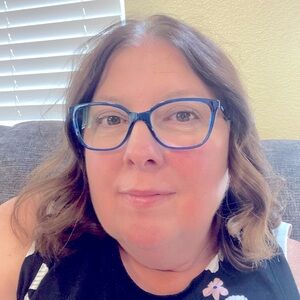 Meet your Posher, Mae